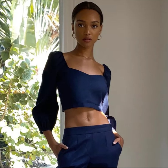 Aritzia Hadwyn Blouse - Picture 4 of 4